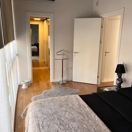 Sporty, Stylish And Spacious Apartament Izmir