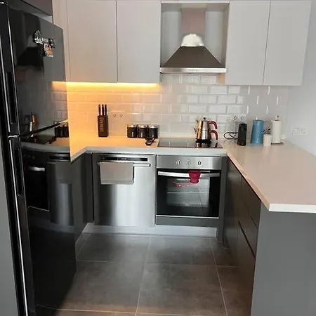 Sporty, Stylish And Spacious Apartment Izmir